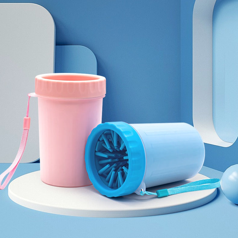 Eco-friendly silicone bristle dog paw cleaner with a frosted PP plastic body, providing 360° deep cleaning.